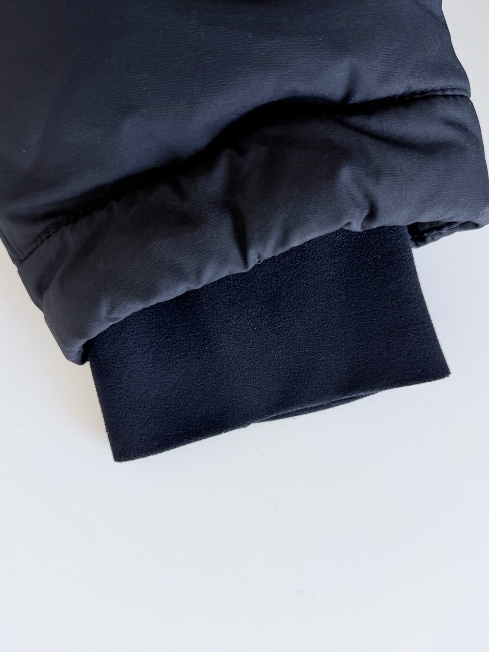 Aritzia Black Short Quilted Puffer Jacket with Hood - Picture 10 of 16